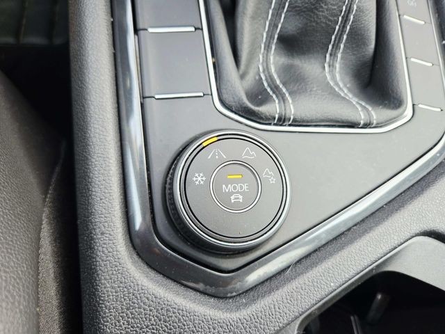 Volkswagen Tiguan Vehicle Full-screen Gallery Image 28