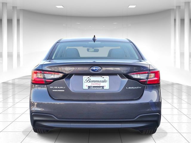 Subaru Legacy Vehicle Full-screen Gallery Image 04