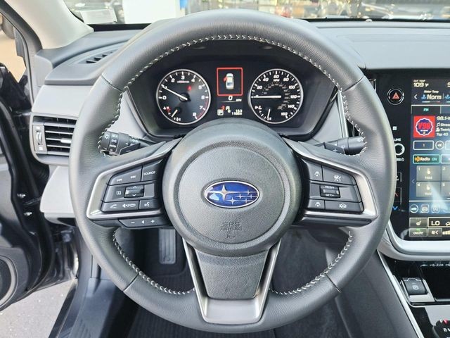 Subaru Legacy Vehicle Full-screen Gallery Image 15