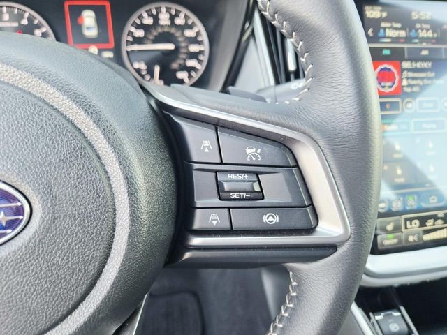 Subaru Legacy Vehicle Full-screen Gallery Image 17