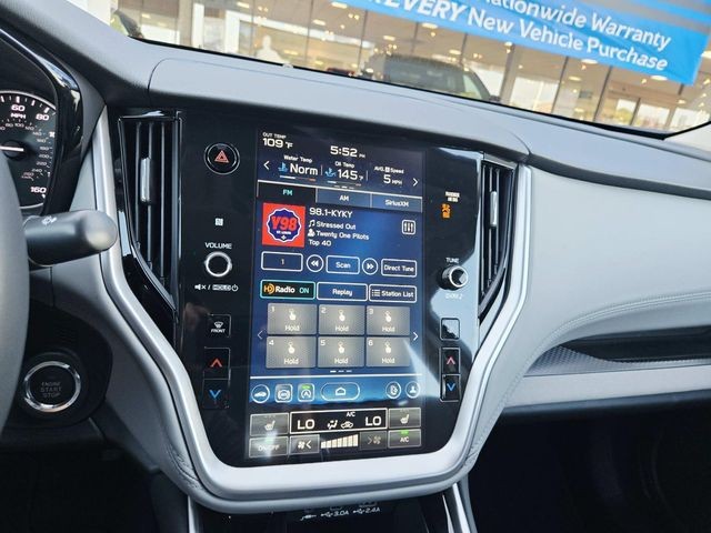 Subaru Legacy Vehicle Full-screen Gallery Image 20
