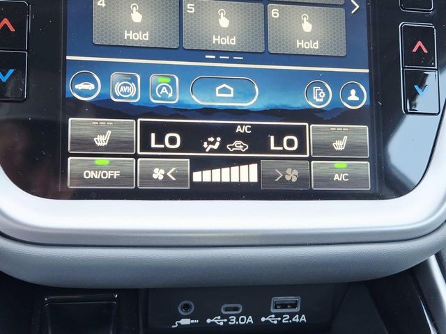 Subaru Legacy Vehicle Full-screen Gallery Image 23
