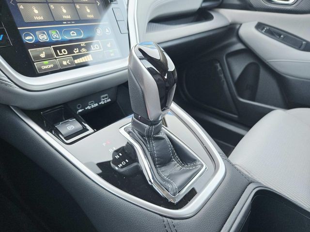 Subaru Legacy Vehicle Full-screen Gallery Image 25