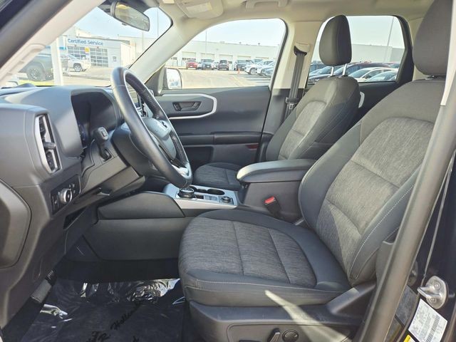 Ford Bronco Sport Vehicle Full-screen Gallery Image 09