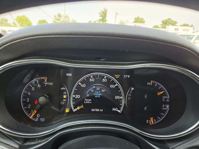 Jeep Grand Cherokee Vehicle Full-screen Gallery Image 20