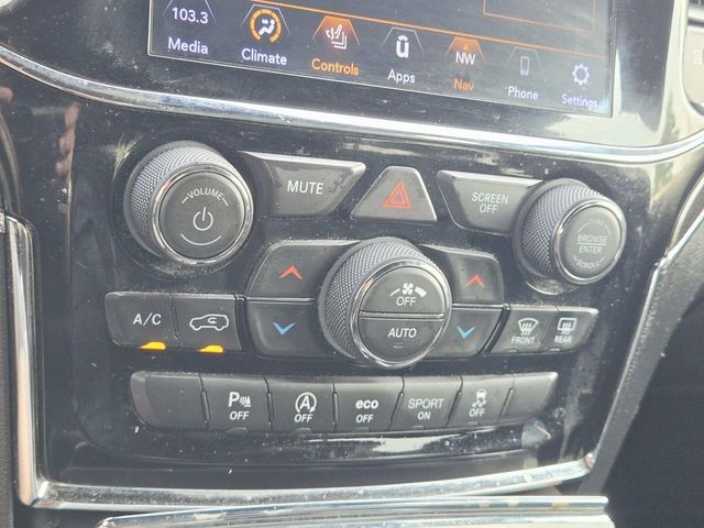 Jeep Grand Cherokee Vehicle Full-screen Gallery Image 27