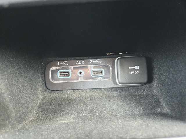 Jeep Grand Cherokee Vehicle Full-screen Gallery Image 30