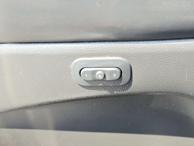 Jeep Grand Cherokee Vehicle Full-screen Gallery Image 36