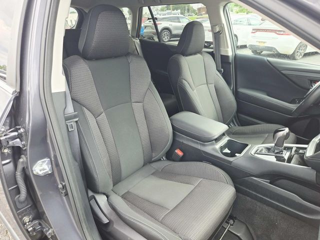 Subaru Outback Vehicle Full-screen Gallery Image 12