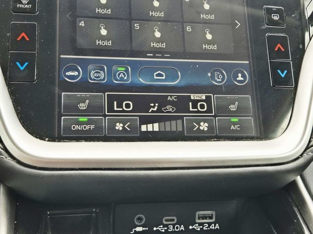 Subaru Outback Vehicle Full-screen Gallery Image 23
