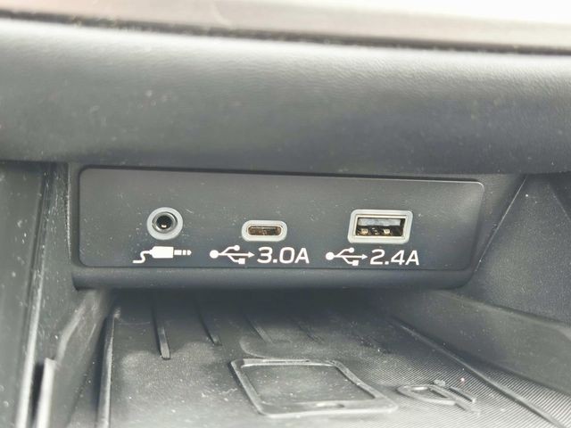 Subaru Outback Vehicle Full-screen Gallery Image 24
