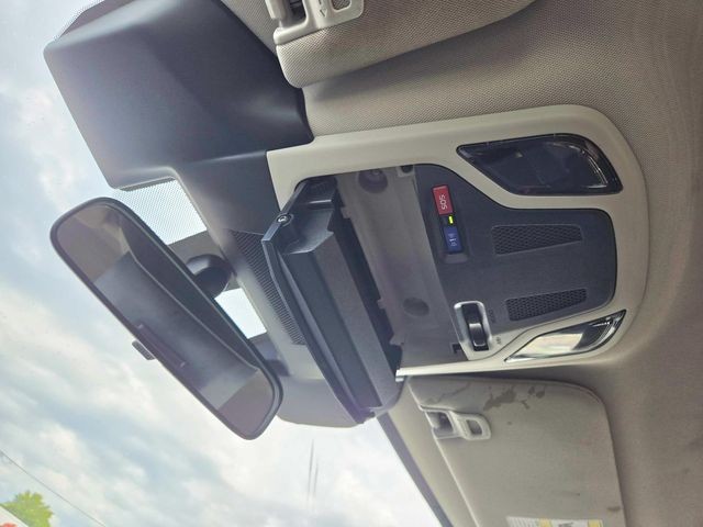 Subaru Outback Vehicle Full-screen Gallery Image 26