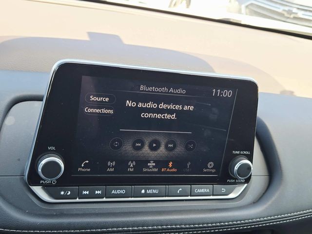 Nissan Rogue Vehicle Full-screen Gallery Image 20