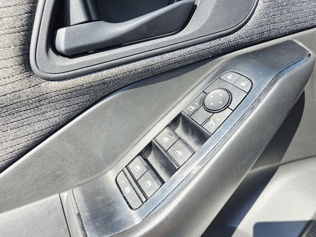 Nissan Rogue Vehicle Full-screen Gallery Image 28