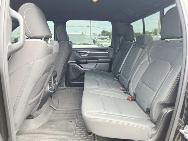 Ram 1500 Vehicle Full-screen Gallery Image 09