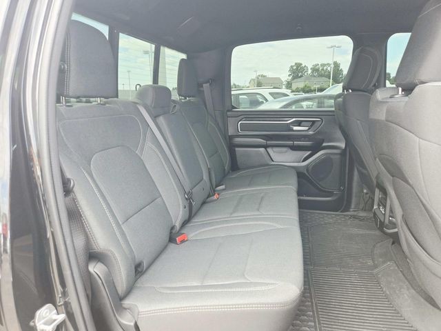 Ram 1500 Vehicle Full-screen Gallery Image 13
