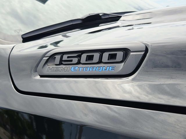 Ram 1500 Vehicle Full-screen Gallery Image 17