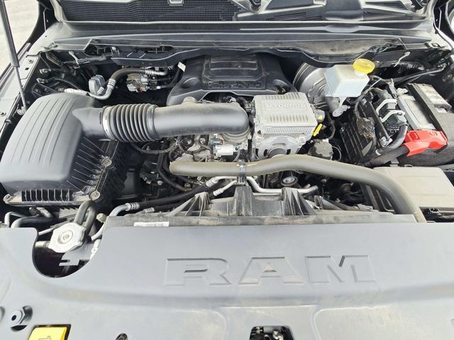 Ram 1500 Vehicle Full-screen Gallery Image 18