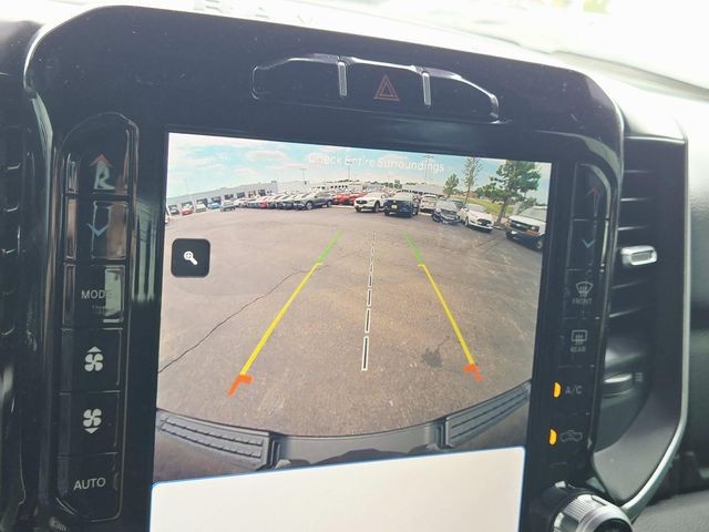 Ram 1500 Vehicle Full-screen Gallery Image 26