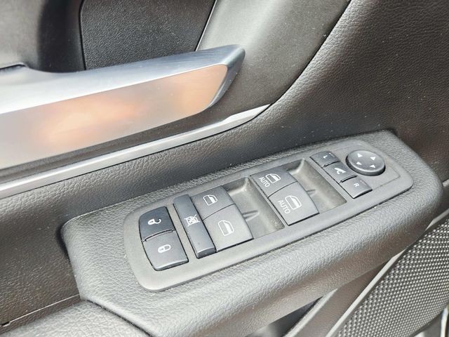 Ram 1500 Vehicle Full-screen Gallery Image 34