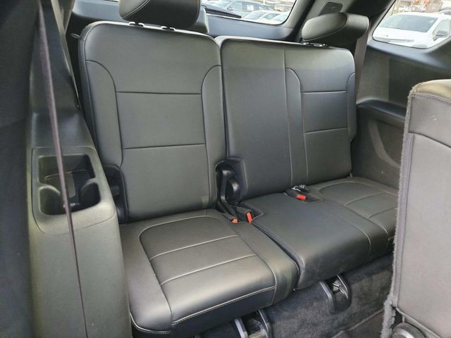 Chevrolet Traverse Vehicle Full-screen Gallery Image 12