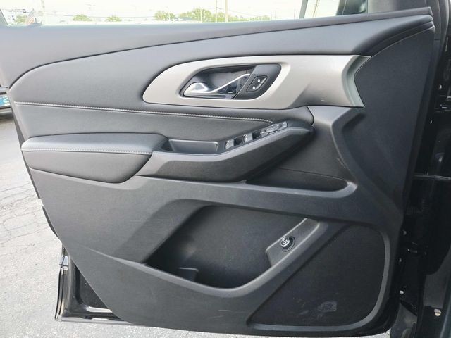 Chevrolet Traverse Vehicle Full-screen Gallery Image 31
