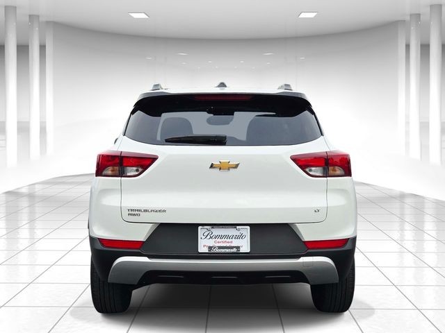 Chevrolet Trailblazer Vehicle Full-screen Gallery Image 04