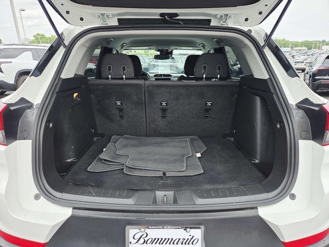 Chevrolet Trailblazer Vehicle Full-screen Gallery Image 10