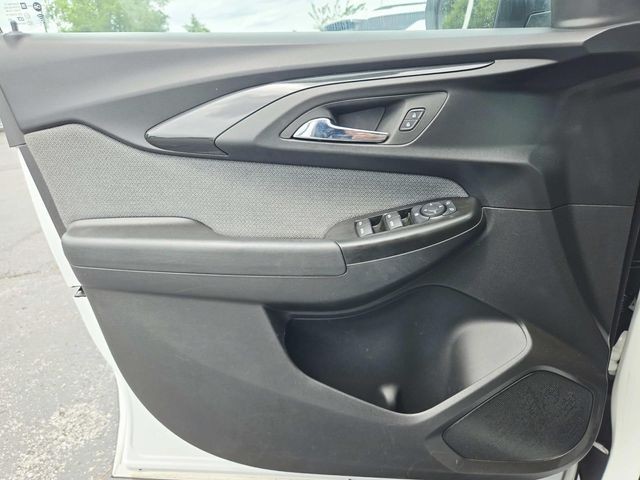 Chevrolet Trailblazer Vehicle Full-screen Gallery Image 29