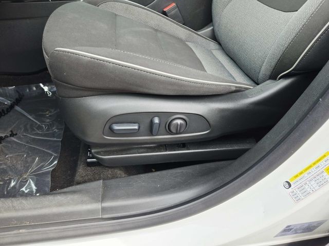 Chevrolet Trailblazer Vehicle Full-screen Gallery Image 31