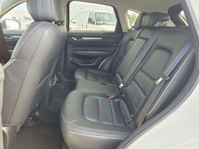 Mazda CX-5 Vehicle Full-screen Gallery Image 10
