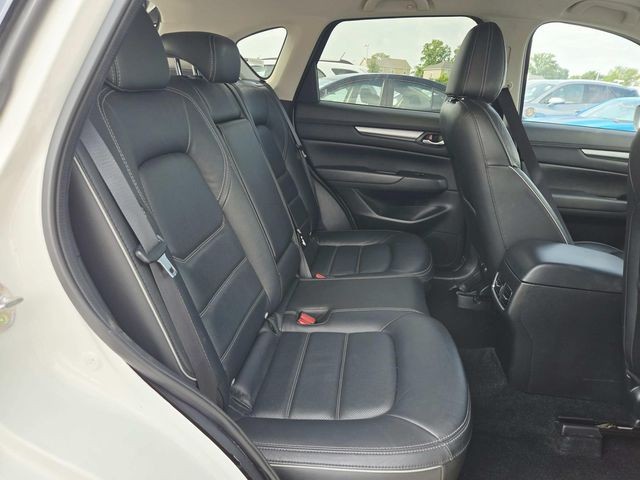 Mazda CX-5 Vehicle Full-screen Gallery Image 12