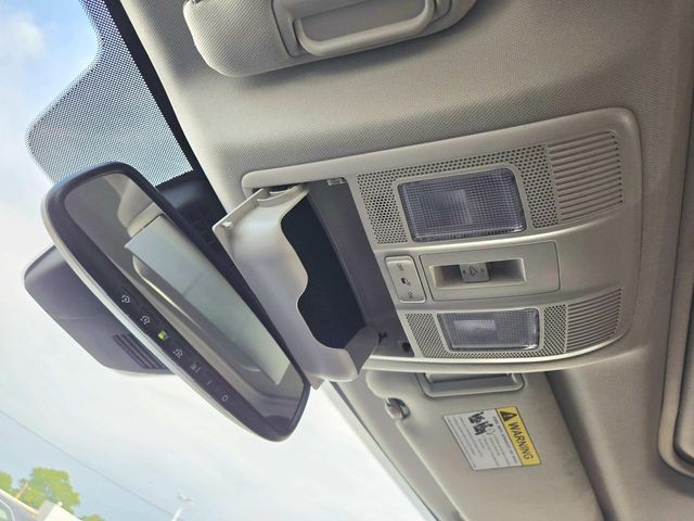 Mazda CX-5 Vehicle Full-screen Gallery Image 28