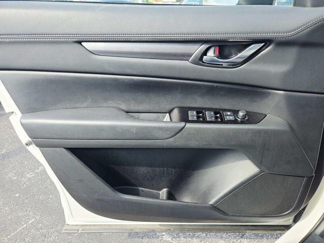 Mazda CX-5 Vehicle Full-screen Gallery Image 31