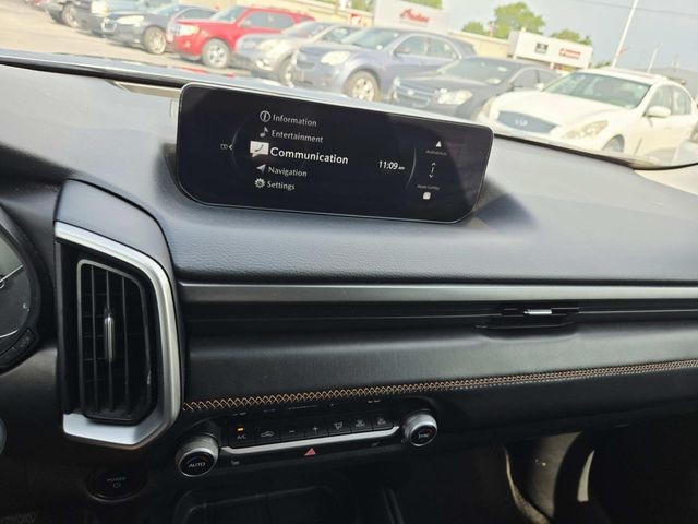 Mazda CX-50 Hybrid Vehicle Full-screen Gallery Image 20