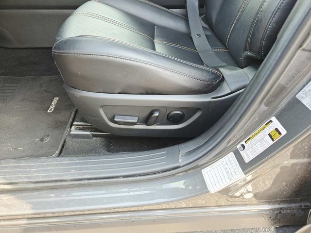 Mazda CX-50 Hybrid Vehicle Full-screen Gallery Image 33