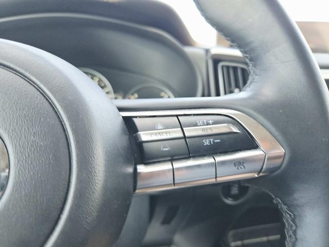 Mazda CX-50 Vehicle Full-screen Gallery Image 16