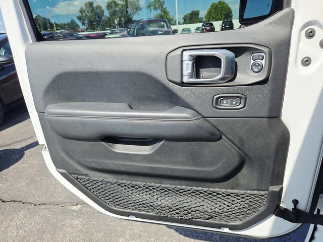 Jeep Wrangler Unlimited Vehicle Full-screen Gallery Image 20