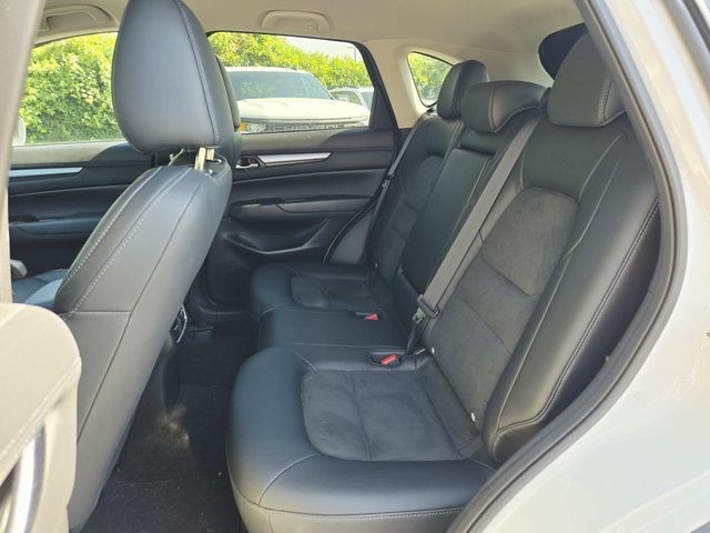 Mazda CX-5 Vehicle Full-screen Gallery Image 08