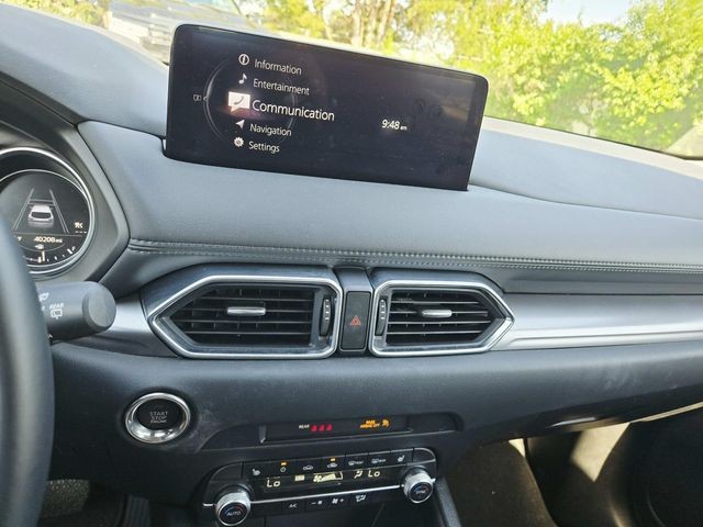 Mazda CX-5 Vehicle Full-screen Gallery Image 12
