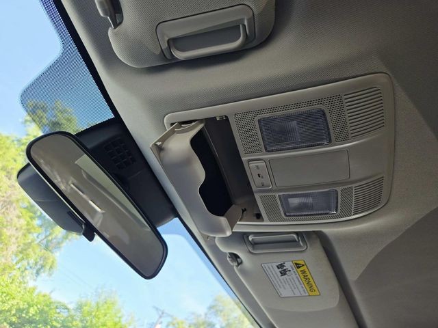 Mazda CX-5 Vehicle Full-screen Gallery Image 20
