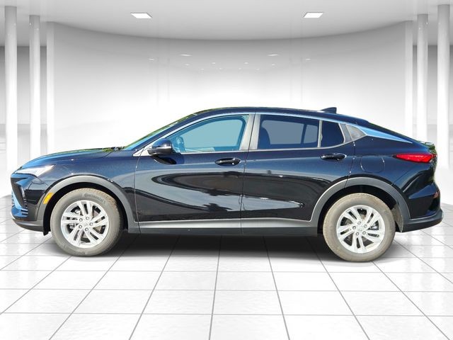 Buick Envista Vehicle Full-screen Gallery Image 02