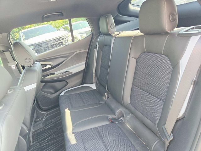 Buick Envista Vehicle Full-screen Gallery Image 09