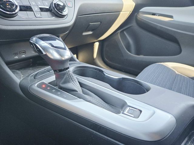 Buick Envista Vehicle Full-screen Gallery Image 19