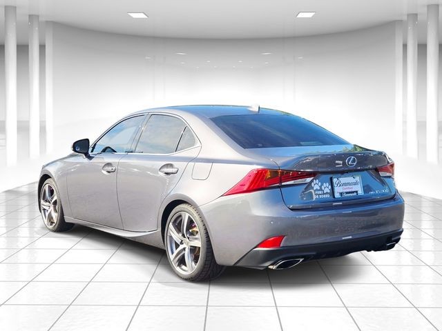 Lexus IS Vehicle Full-screen Gallery Image 03