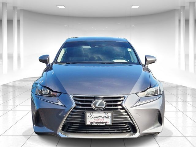 Lexus IS Vehicle Full-screen Gallery Image 05