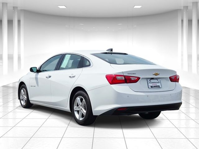 Chevrolet Malibu Vehicle Full-screen Gallery Image 03