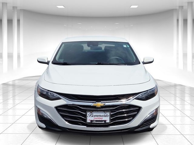 Chevrolet Malibu Vehicle Full-screen Gallery Image 05