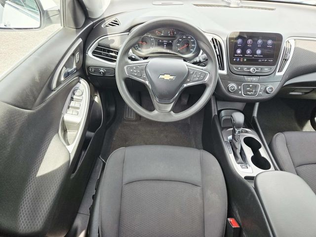 Chevrolet Malibu Vehicle Full-screen Gallery Image 07