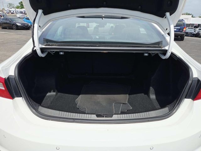 Chevrolet Malibu Vehicle Full-screen Gallery Image 10